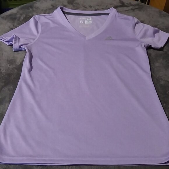 Adidas Ultimate V-neck Tee in Purple Glow size Small - Picture 3 of 6